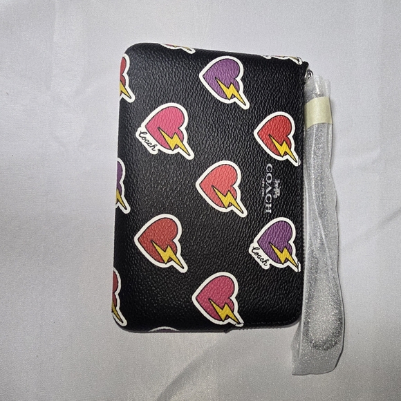 Brand New Coach Heart Wristlet - Picture 6 of 6